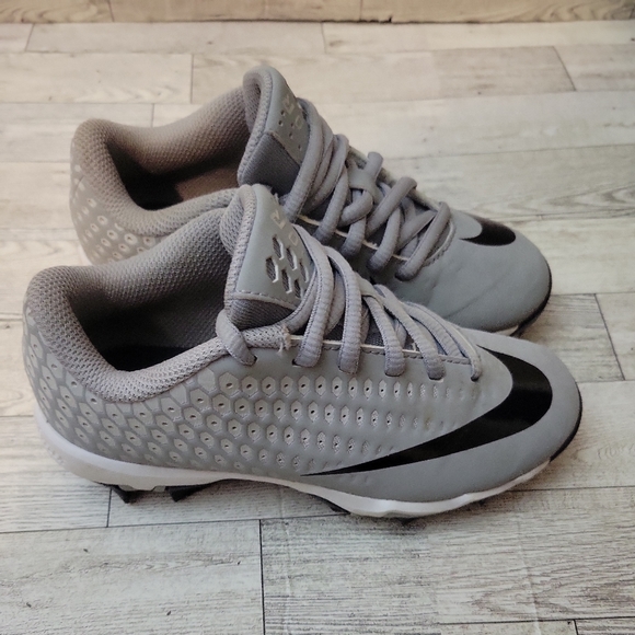 Sold Nike Boys Fastflex Baseball Cleats Size 1Y Gray AQ8151-002 - Picture 3 of 10